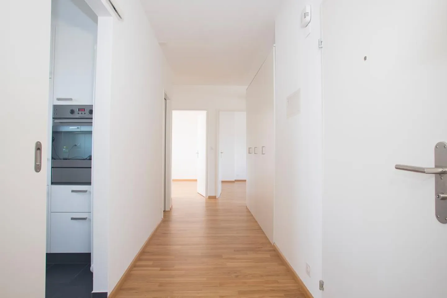 Cozy attic apartment with fireplace and large terrace - Photo 4 of 9