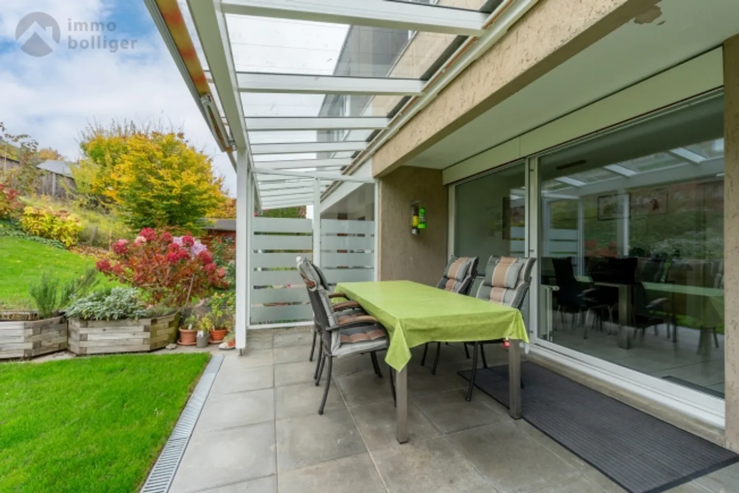 Your Classy Retreat with Garden Included - Photo 2 of 16