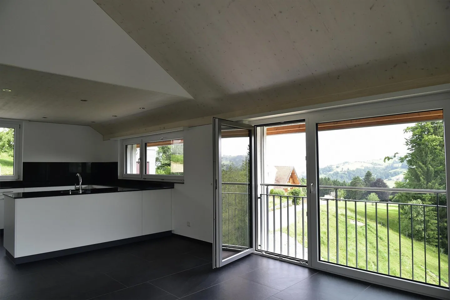 Casa unifamiliare di 5,5 stanze con vista panoramica non ostacolata (prima occupazione) - Foto 9 di 27