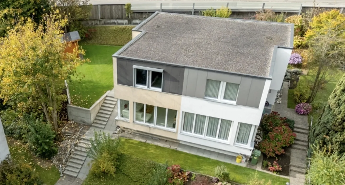 Your Classy Retreat with Garden Included - Photo 13 of 16