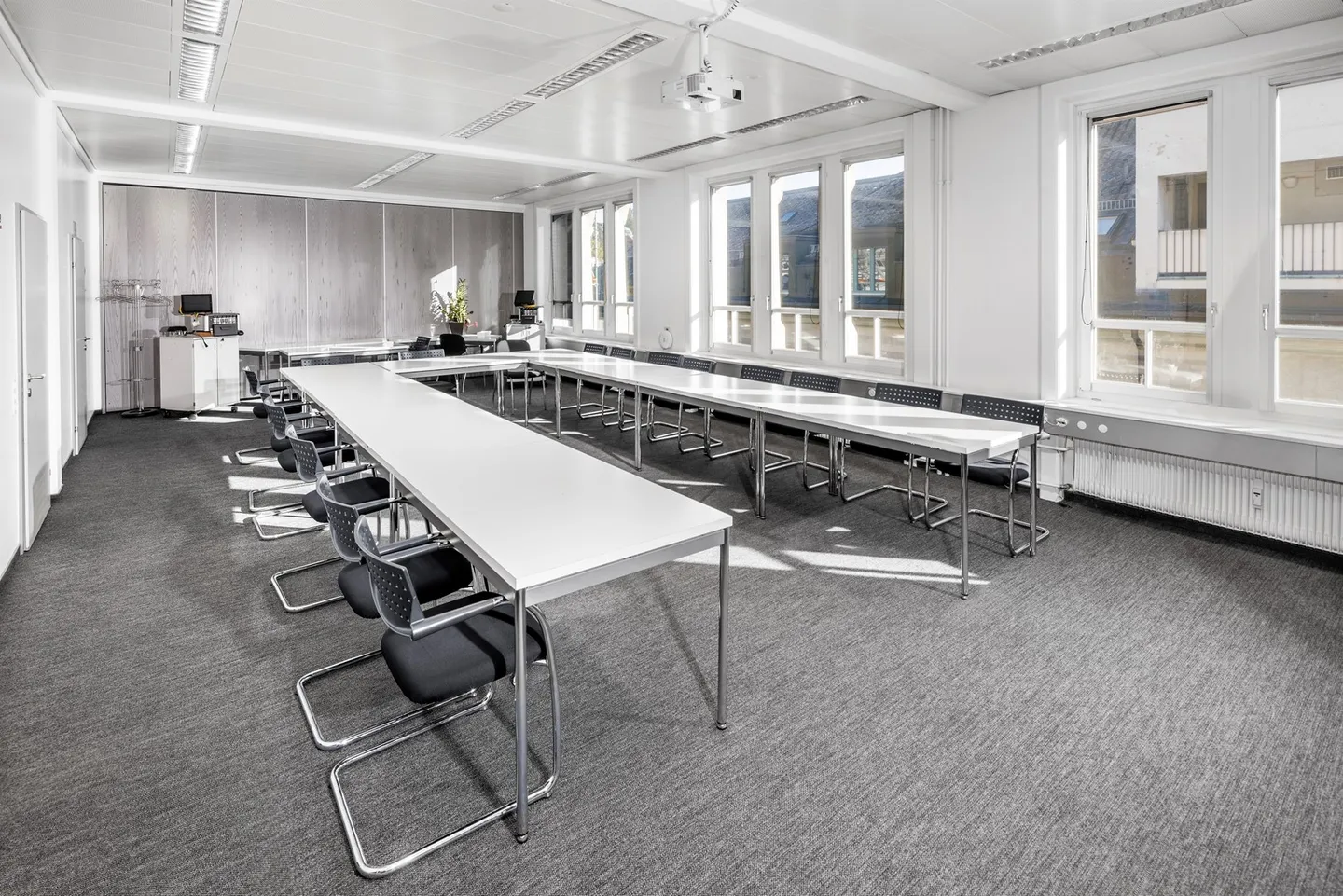 Office space for rent - Photo 3 of 9