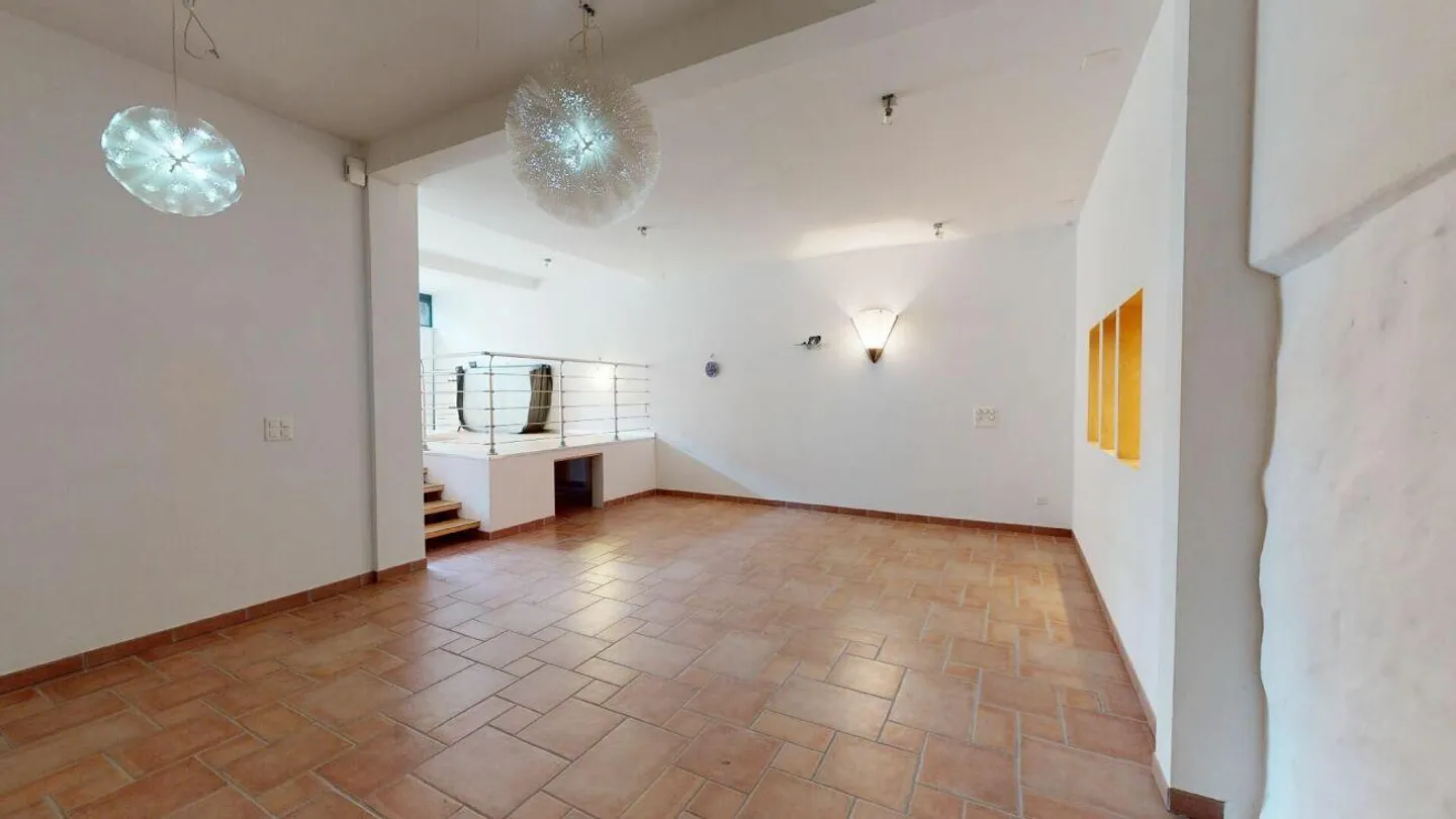 6.5 Room Farmhouse in Rickenbach with Barn - Photo 5 of 10
