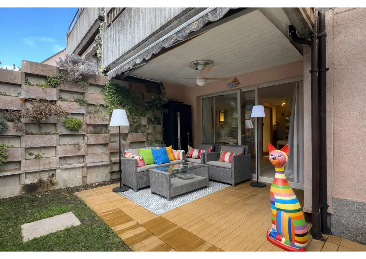 Incantevole Appartamento con Giardino a Nyon - Foto 1 di 5