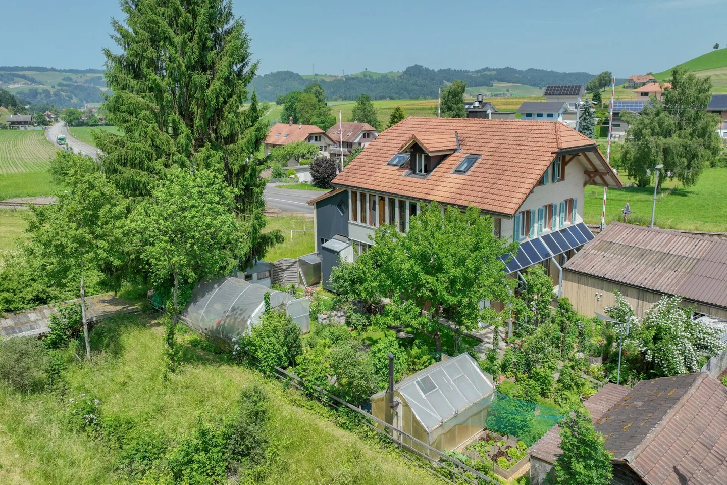 Aria di campagna, gioia di vivere, luogo preferito: casa unica dell'Emmental con felicità da giardino - Foto 1 di 16