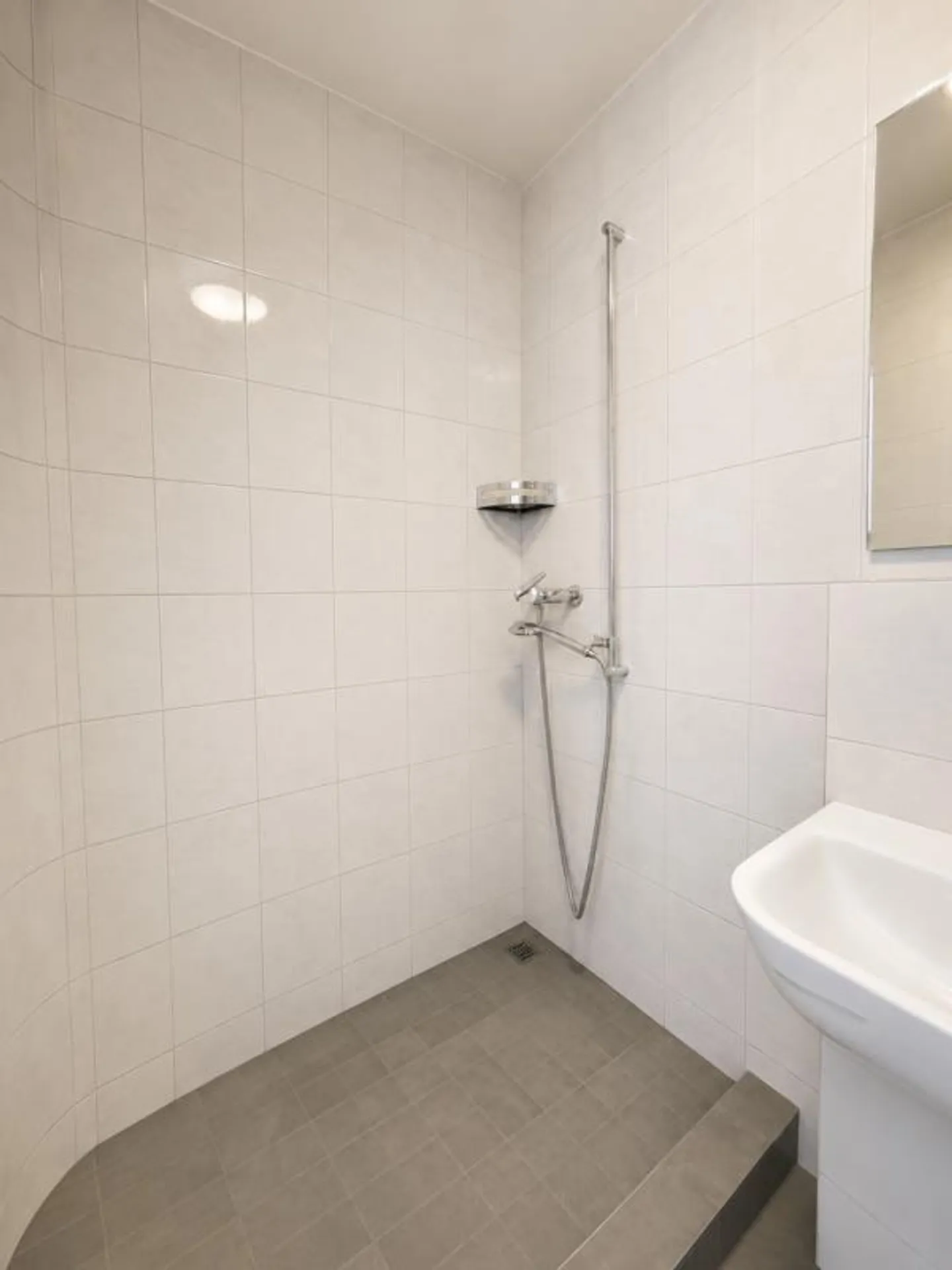 Appartamento giardino 4.5 stanze soleggiato in una zona residenziale tranquilla - Foto 8 di 11