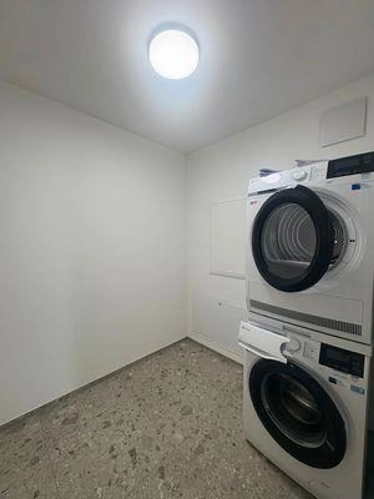 First occupancy - new 3.5 room apartment in the center of Wattwil for rent - Photo 9 of 10