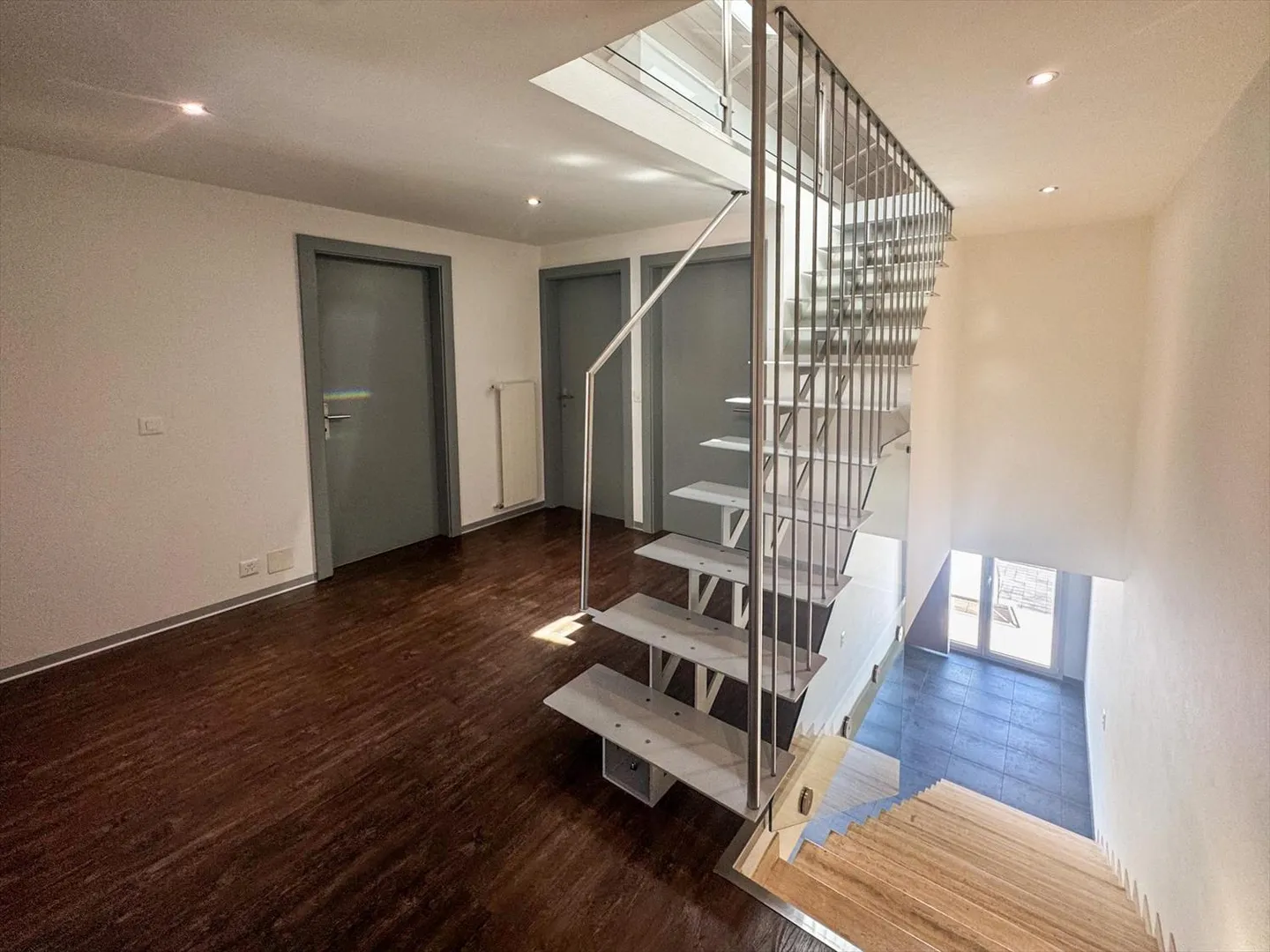 Casa con 6,5 stanze a Plan-Conthey - Luminoso, stile europeo, quartiere tranquillo - Foto 4 di 13