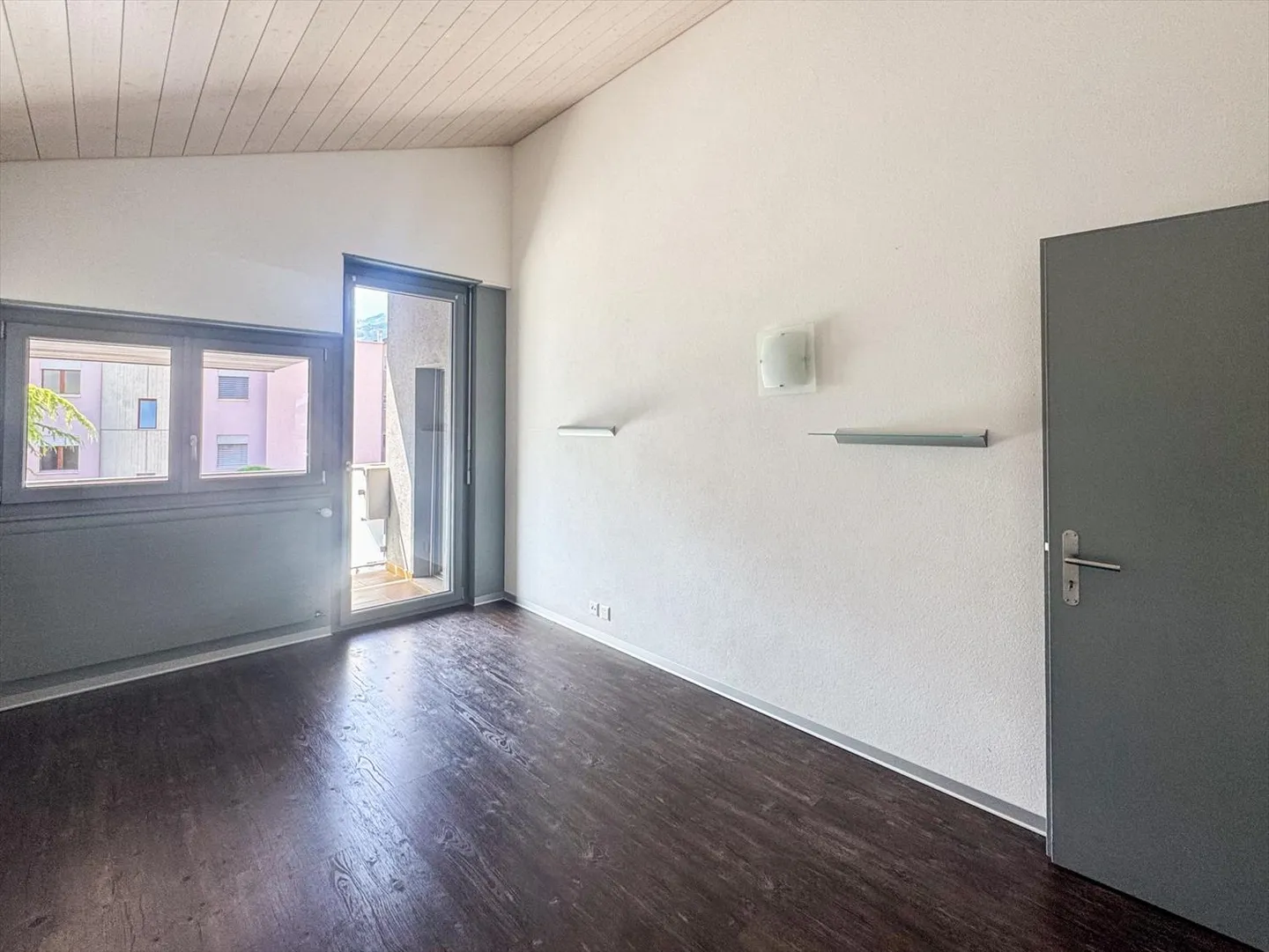 Casa con 6,5 stanze a Plan-Conthey - Luminoso, stile europeo, quartiere tranquillo - Foto 6 di 13