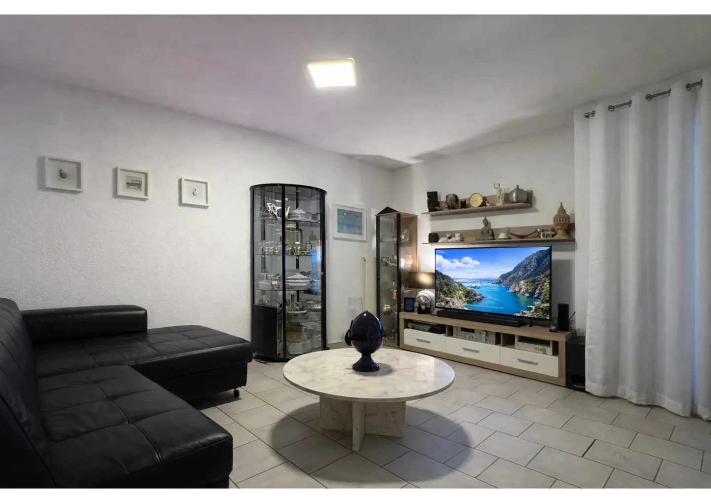 Incantevole Appartamento con Giardino a Nyon - Foto 3 di 5