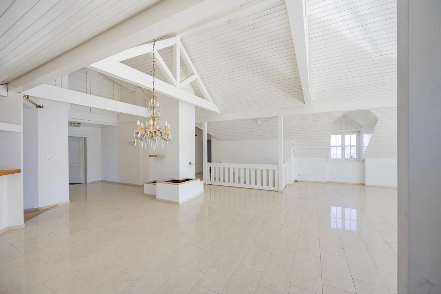 Appartement en penthouse de 6 pièces avec trois loggias - Photo 6 sur 38