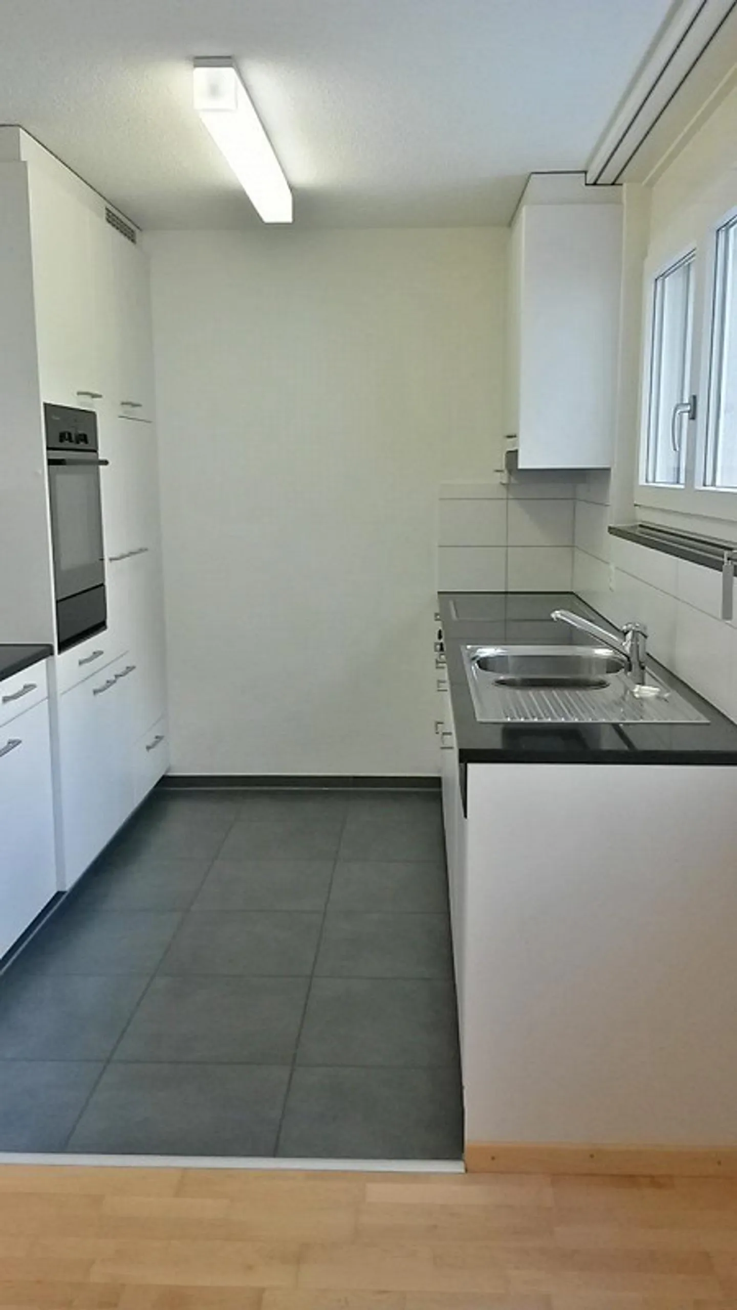 Beautiful and Quiet 4.5-Room Apartment - Photo 4 of 11