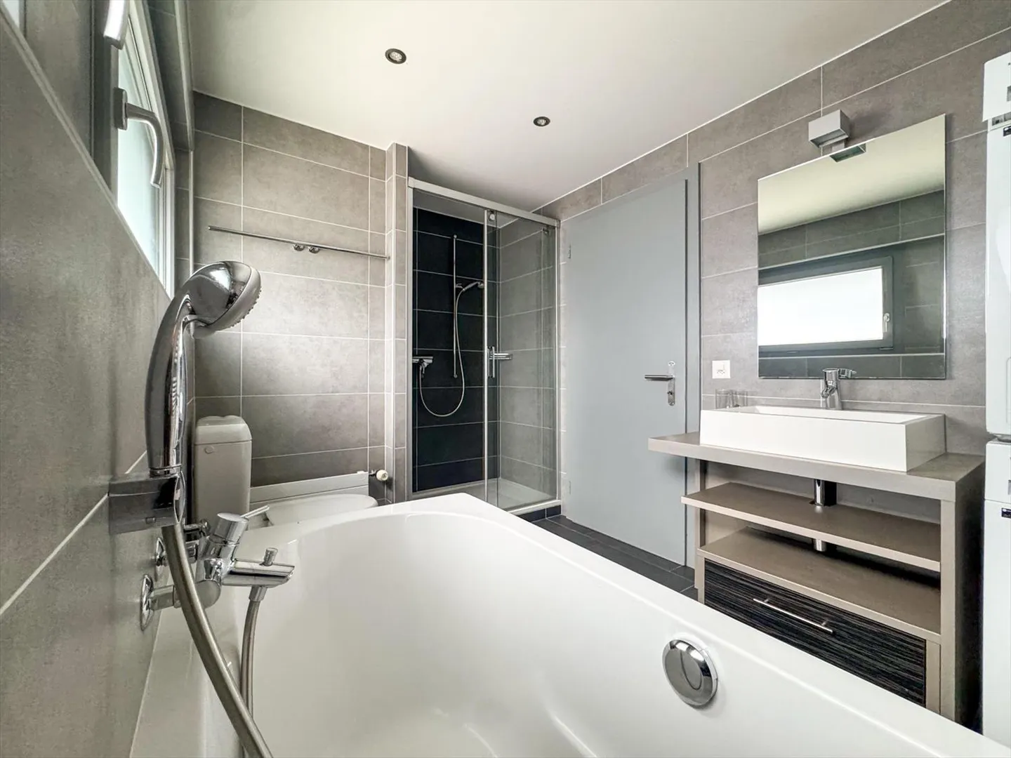 Casa con 6,5 stanze a Plan-Conthey - Luminoso, stile europeo, quartiere tranquillo - Foto 8 di 13