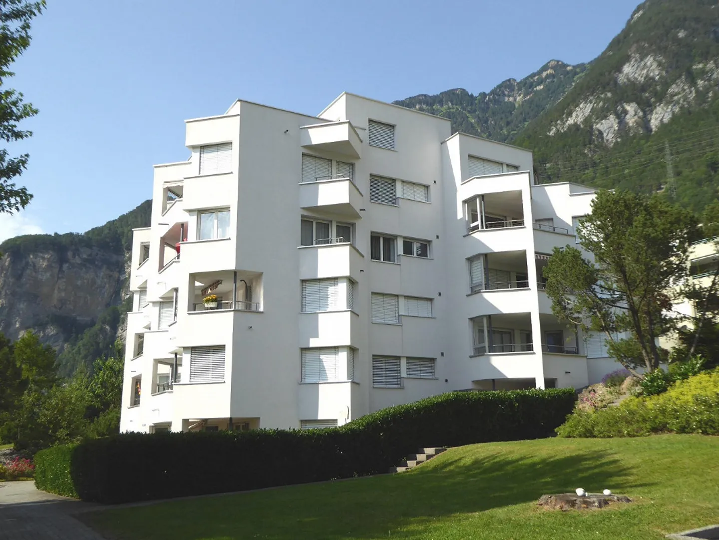 Beautiful and Quiet 4.5-Room Apartment - Photo 10 of 11