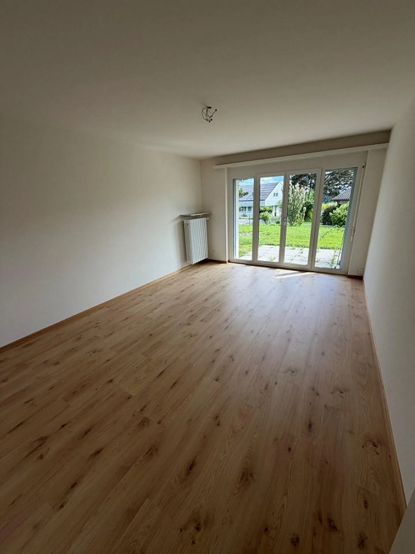 Appartamento recentemente ristrutturato a Zurigo Witikon con area salotto - Foto 4 di 5