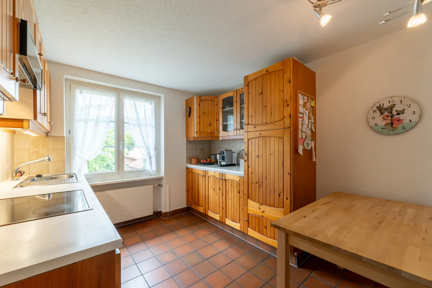 Spacious two-family house with idyllic garden - Photo 3 of 10
