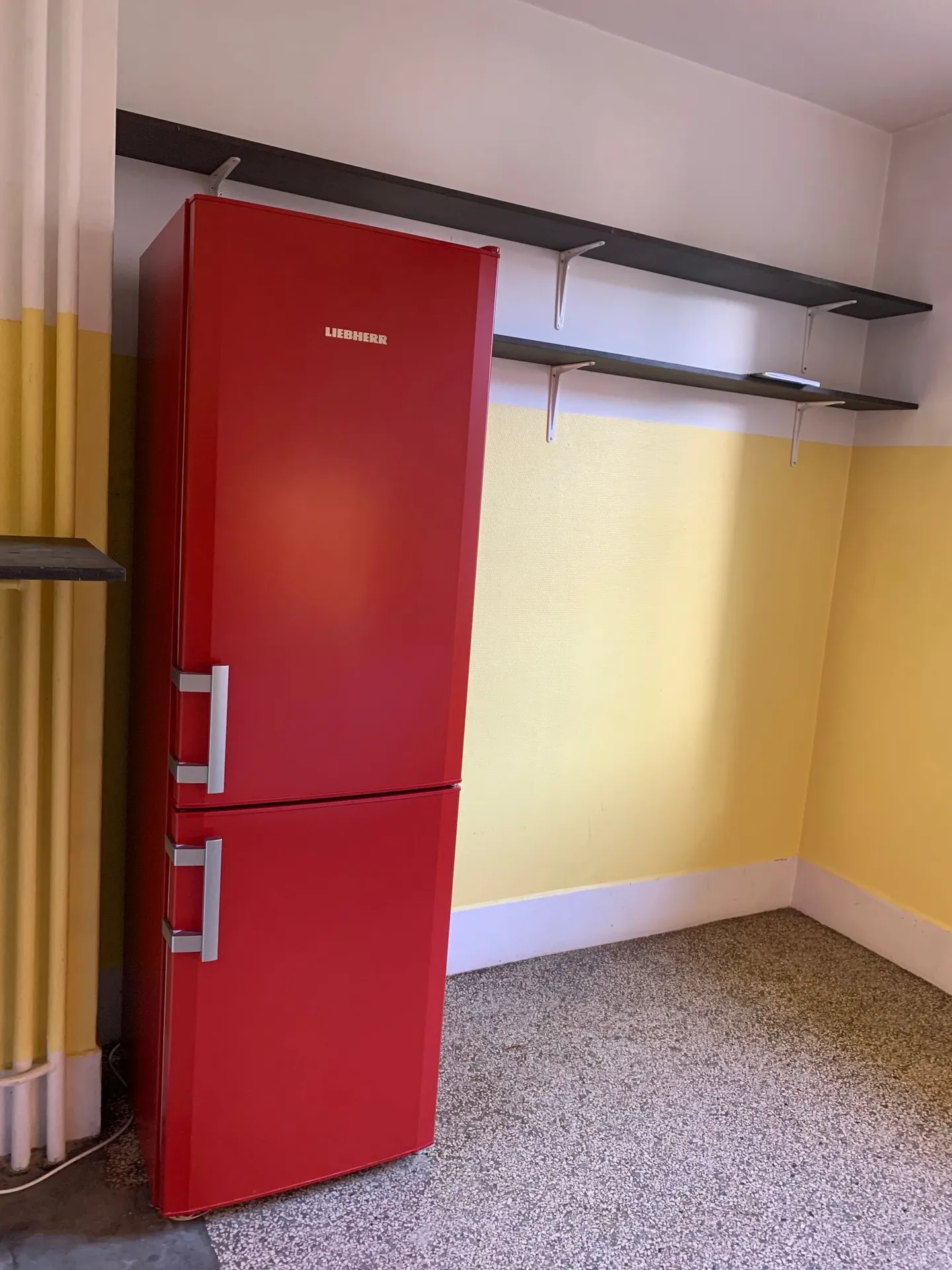 Charmante appartement de 4 pièces dans un immeuble ancien au rez-de-chaussée - Photo 4 sur 10