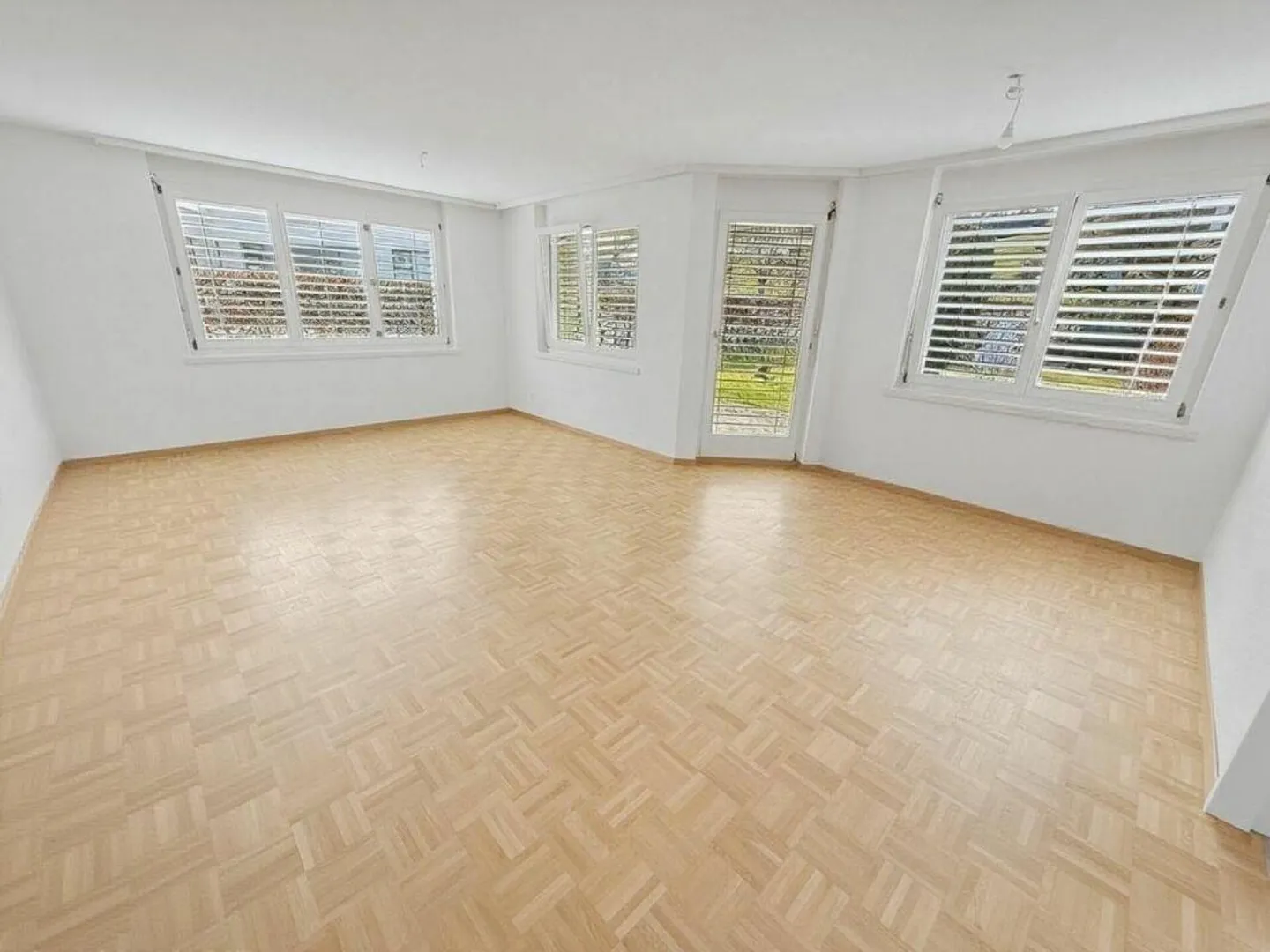 Luminoso appartamento di 4,5 stanze al piano terra in affitto a Hofstatt - Foto 2 di 9