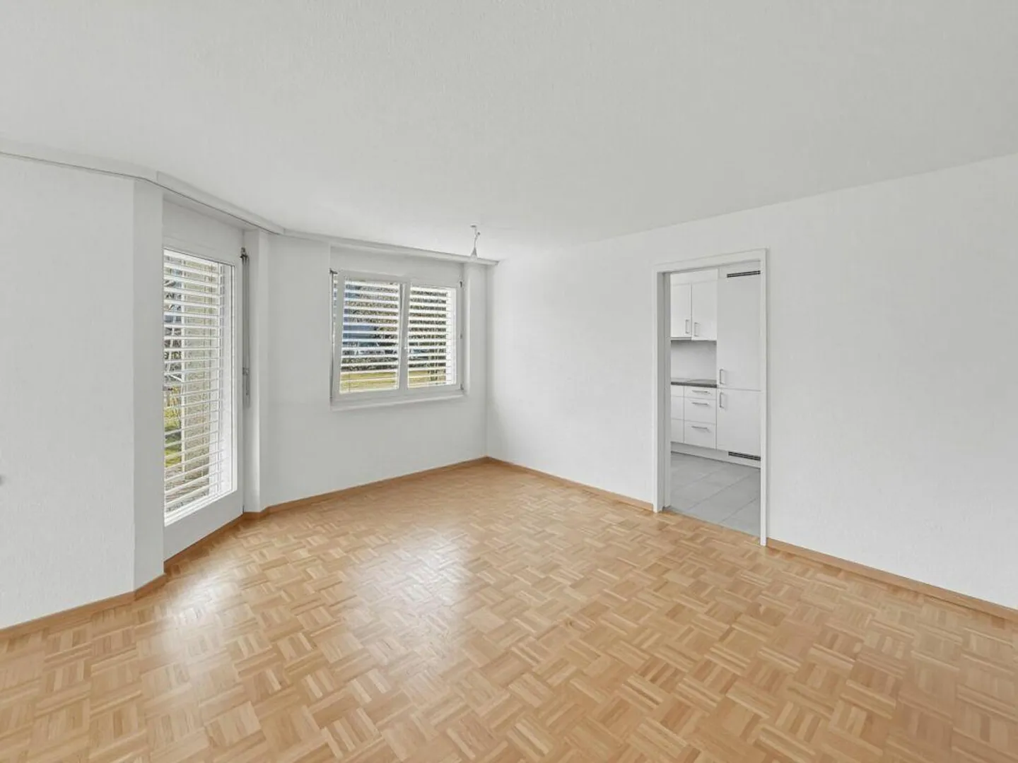 Luminoso appartamento di 4,5 stanze al piano terra in affitto a Hofstatt - Foto 3 di 9