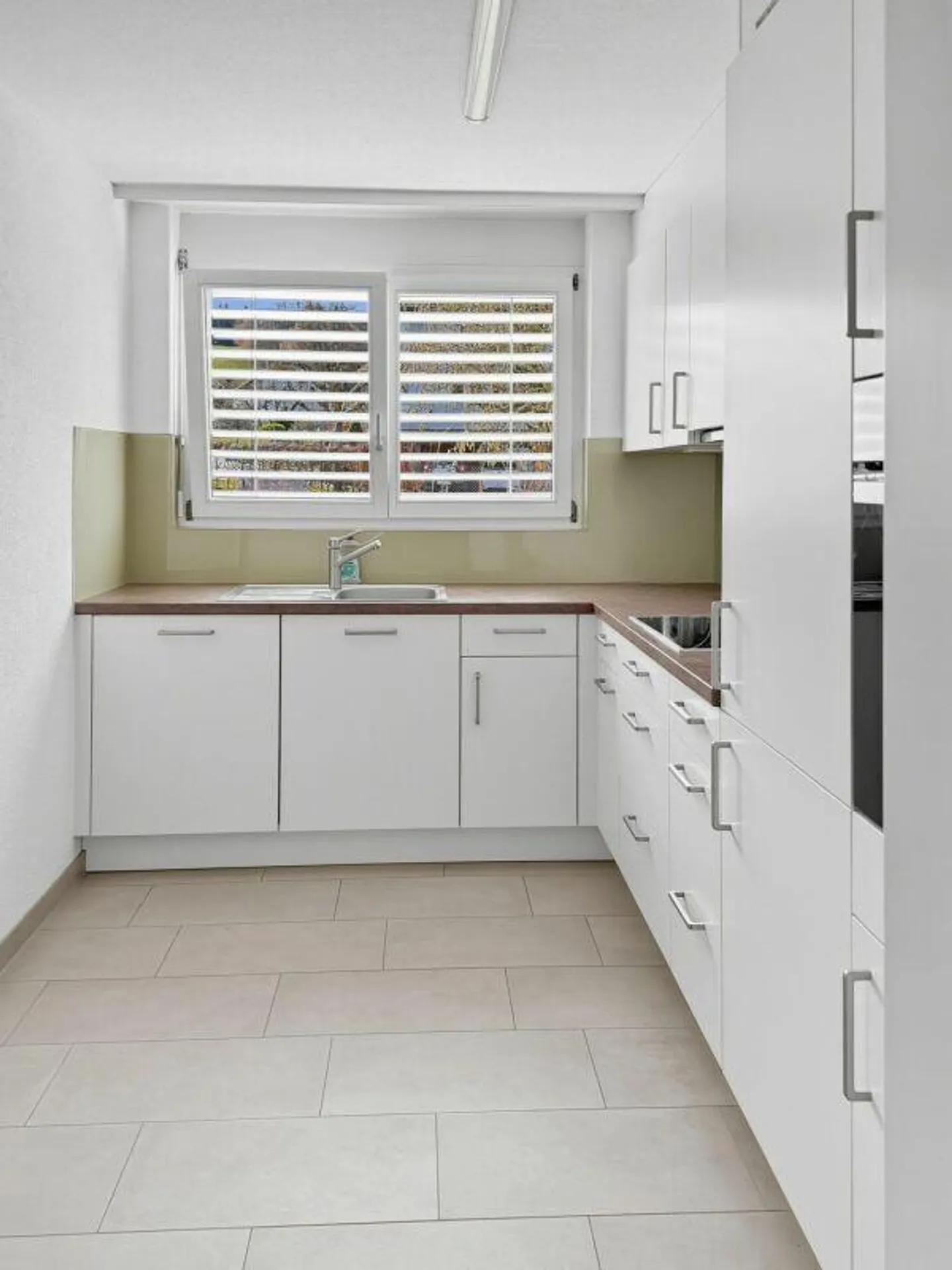 Luminoso appartamento di 4,5 stanze al piano terra in affitto a Hofstatt - Foto 4 di 9