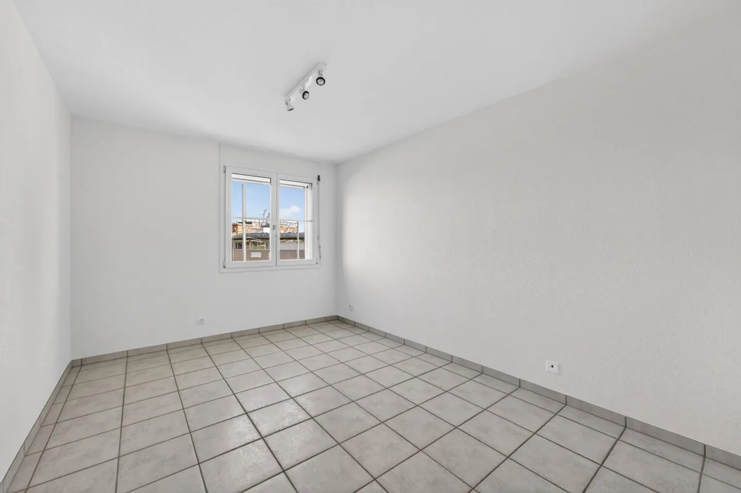 Modernes Familienapartment in Schüpfen - Foto 3 von 18