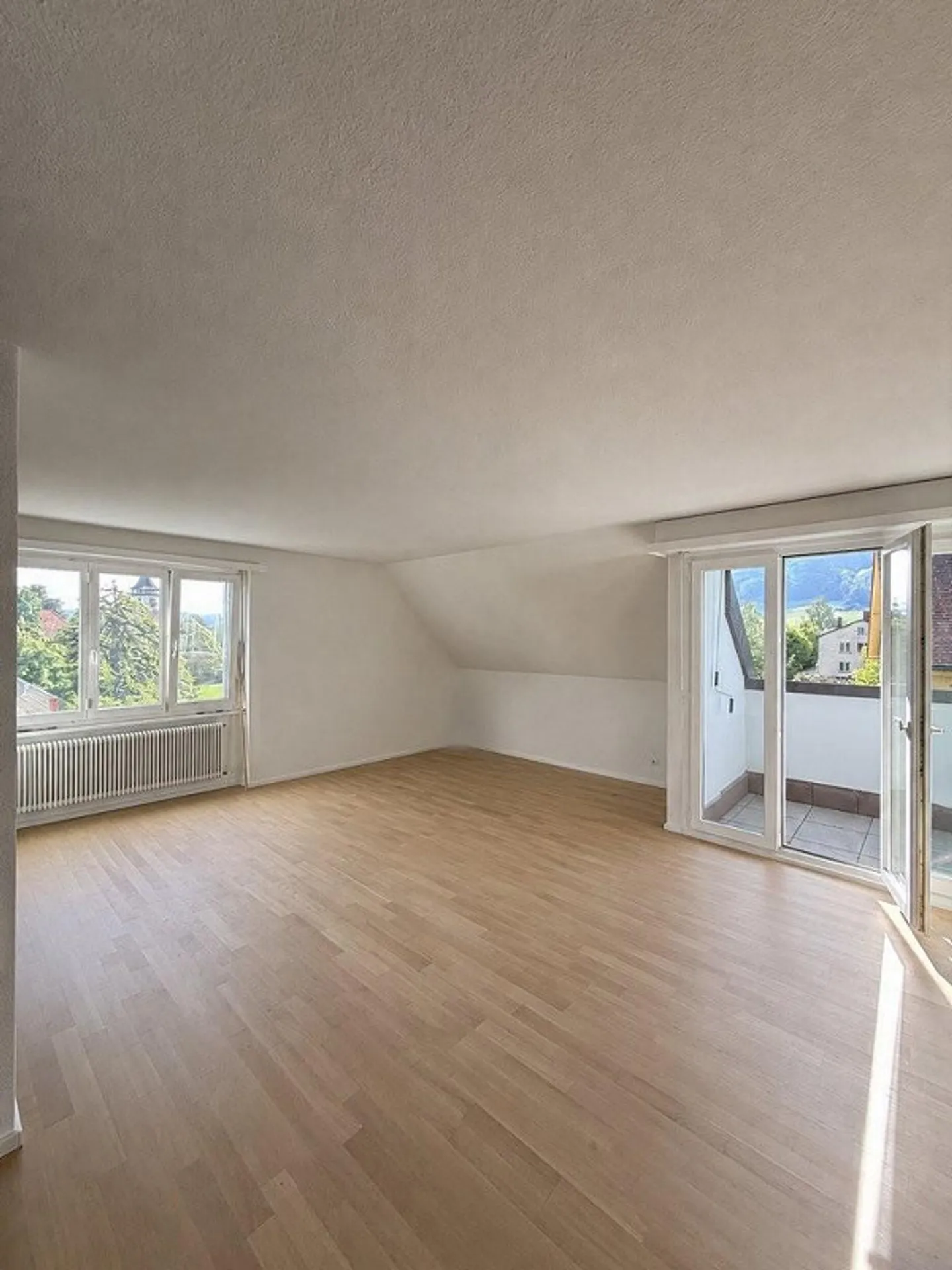 Appartamento luminoso e moderno di 2,5 stanze a Belp - Foto 2 di 9