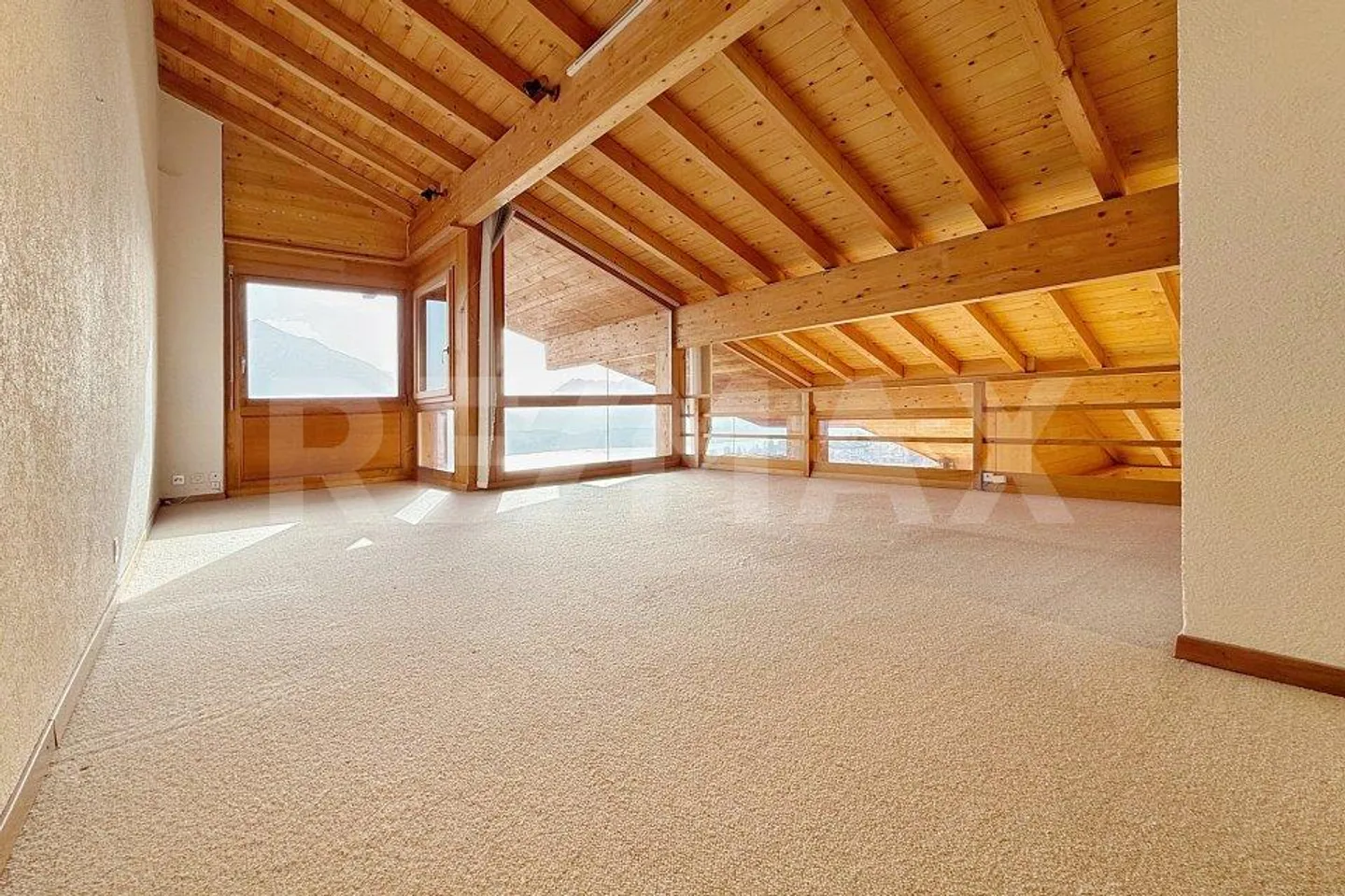 Luxurious Maisonette Apartment in Sigriswil with Mountain and Lake View - Photo 8 of 13