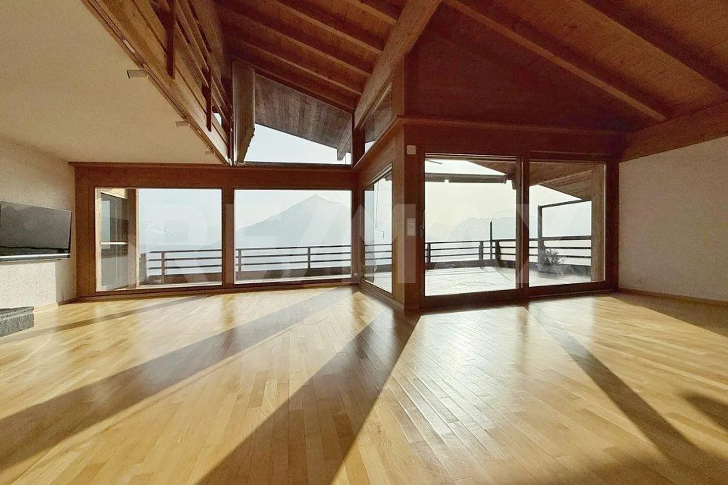 Luxurious Maisonette Apartment in Sigriswil with Mountain and Lake View - Photo 3 of 13