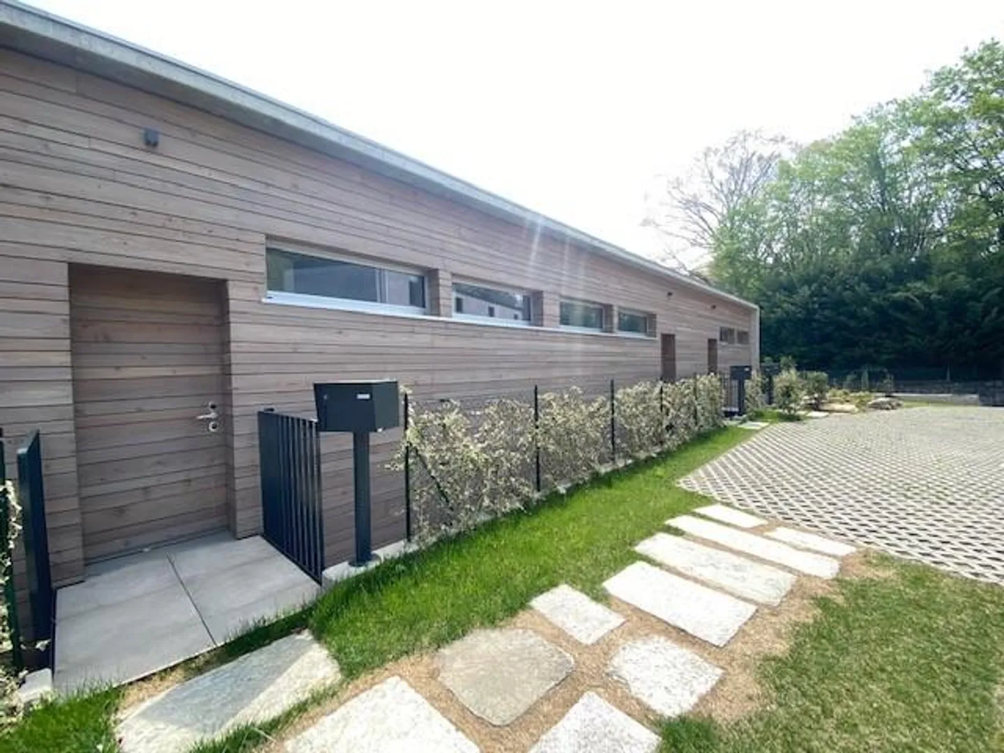 NEU GEBAUTES REIHENHAUS MIT 4.5 ZIMMERN - Foto 2 von 13