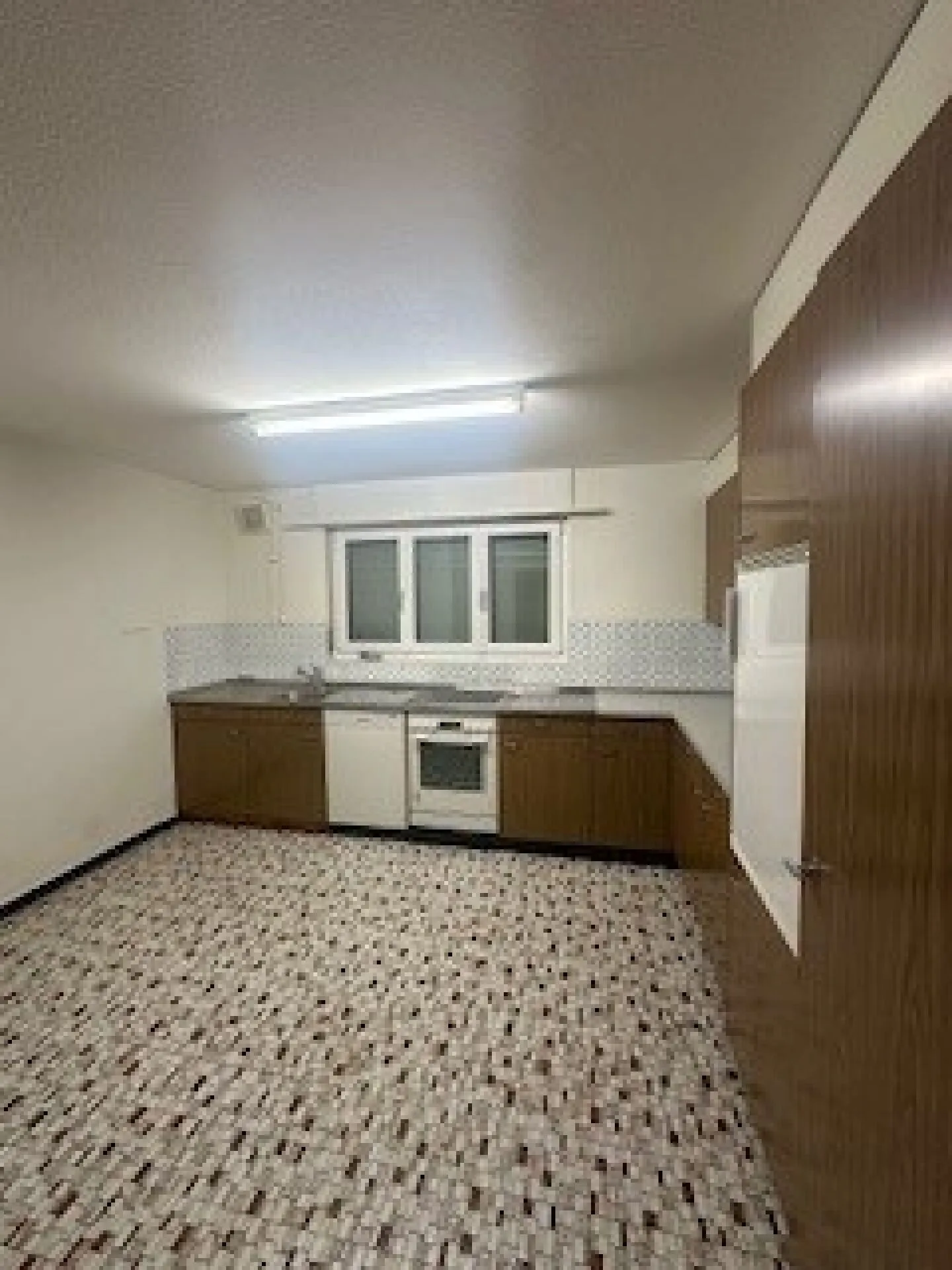 Appartement lumineux de 4,5 pièces avec balcon ensoleillé - Photo 2 sur 7