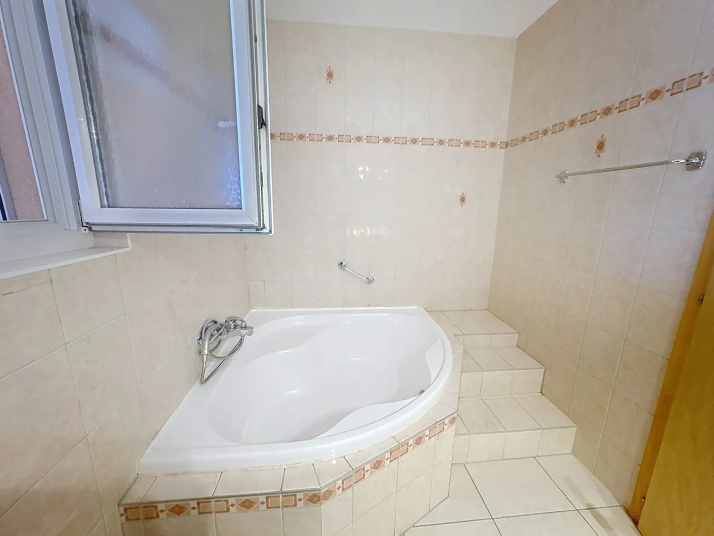 Spacious Family Villa with Sauna - Photo 16 of 26