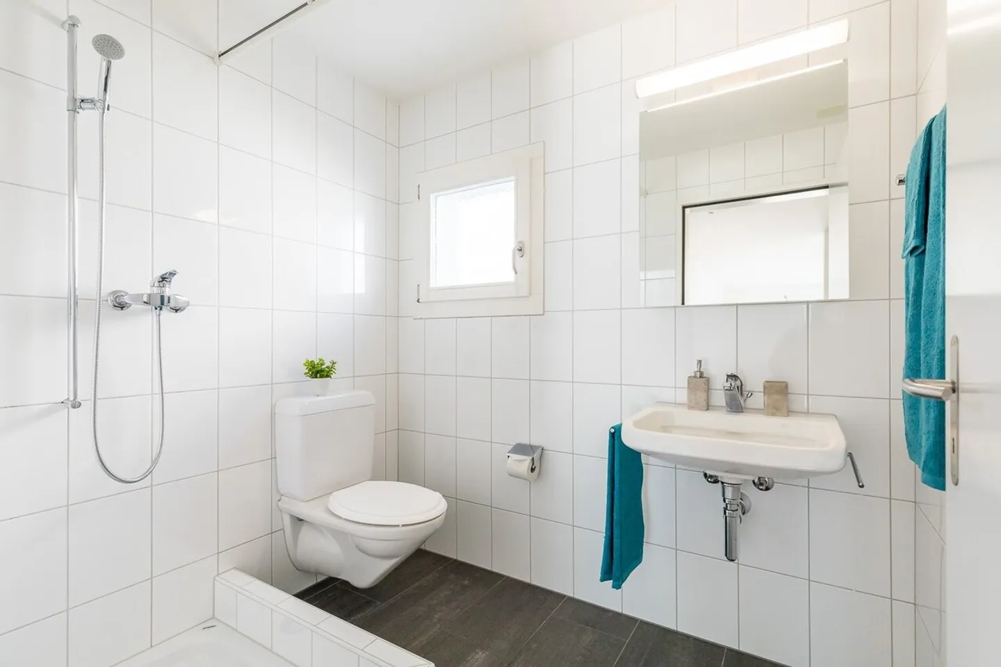 Stilvolle, moderne 6 ½-Zimmer-Maisonettewohnung, 143m2 - Foto 5 von 7
