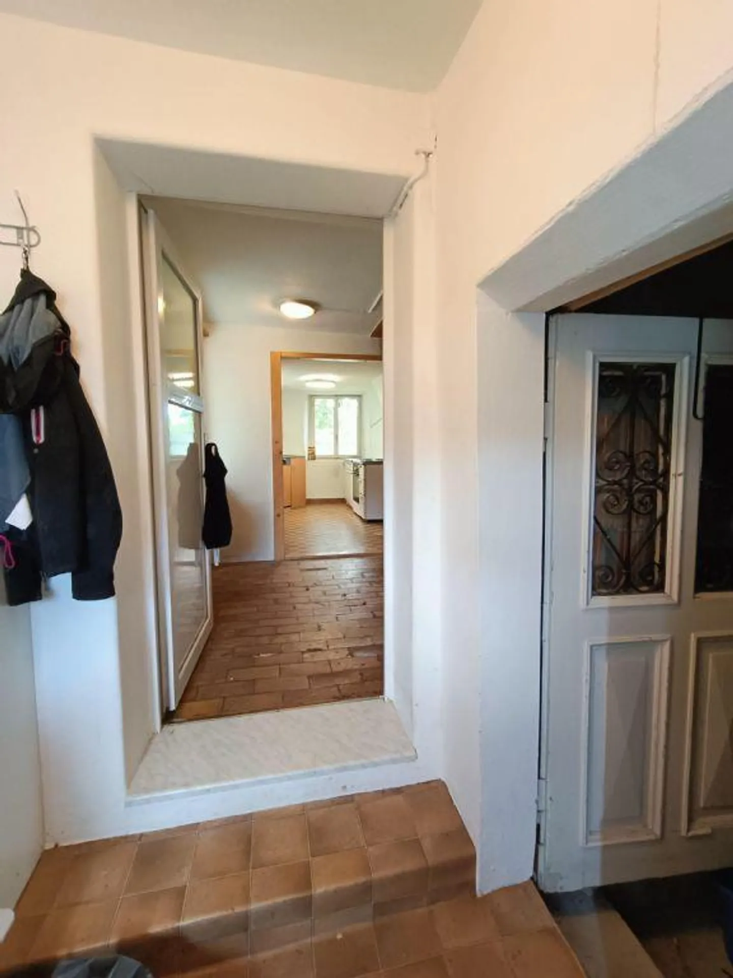 CENTRAL | SPACIOUS | COZY - Photo 6 of 12