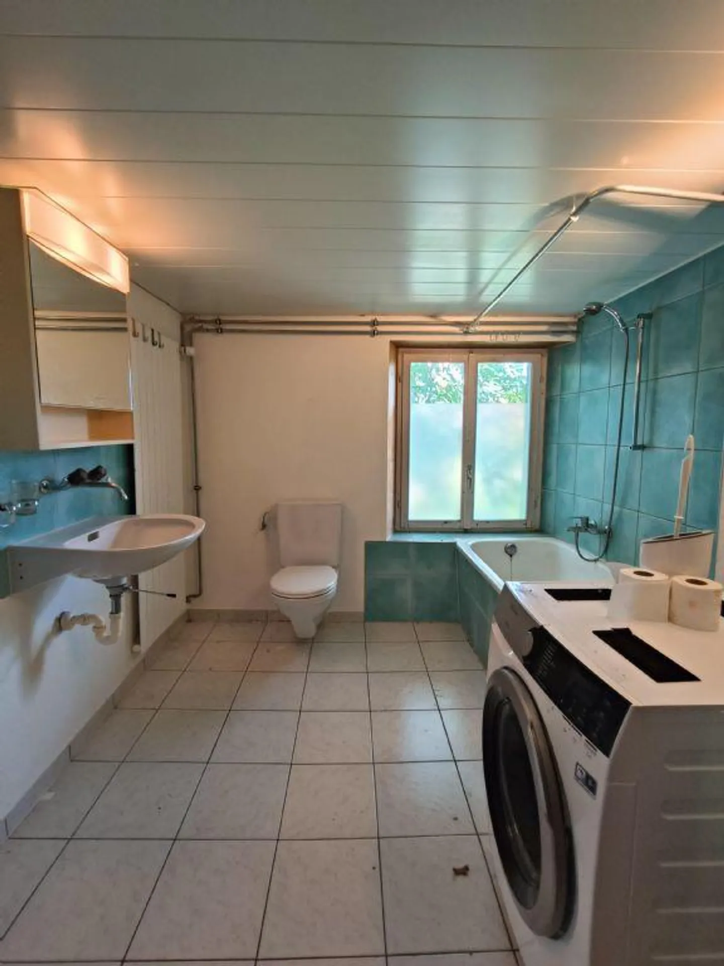 CENTRAL | SPACIOUS | COZY - Photo 10 of 12