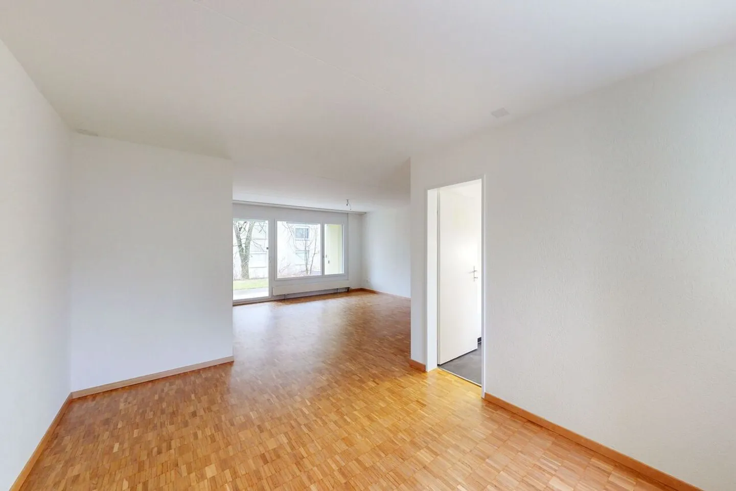 Appartement ensoleillé dans un emplacement calme - Photo 4 sur 10