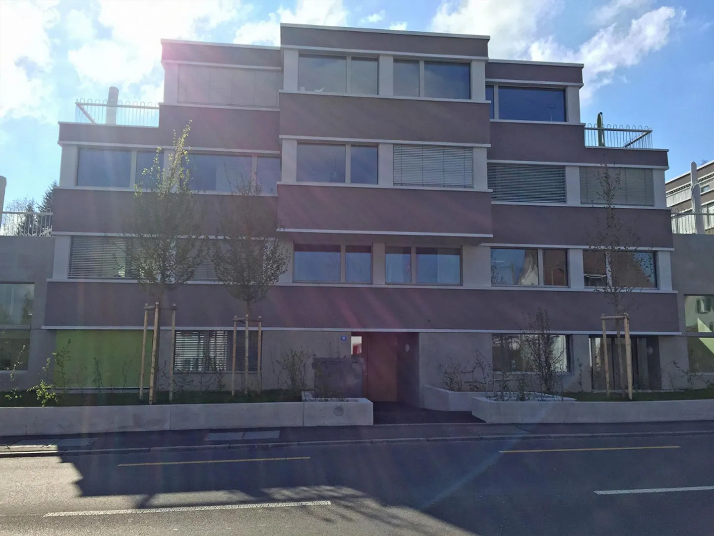 Charming Family Home in Green Area - Photo 2 of 8