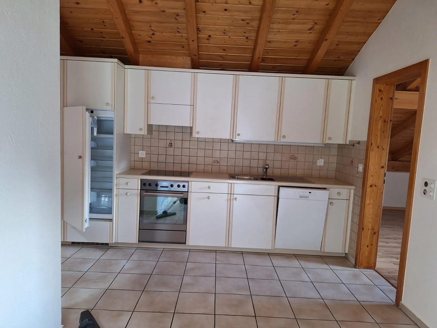 Gemütliche 4- Zimmerdachwohnung in Vierfamilienhaus - Foto 3 von 5
