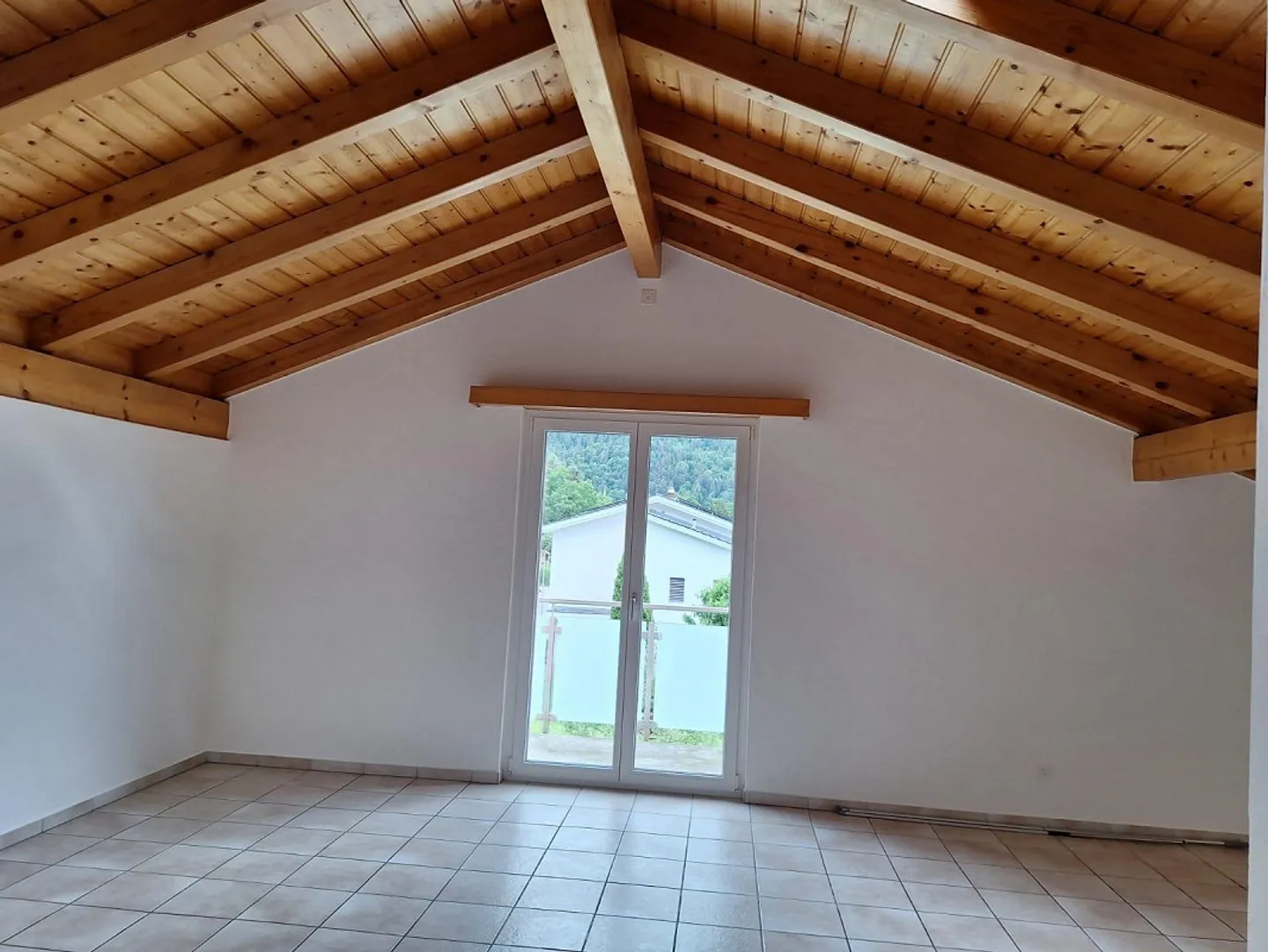 Gemütliche 4- Zimmerdachwohnung in Vierfamilienhaus - Foto 4 von 5