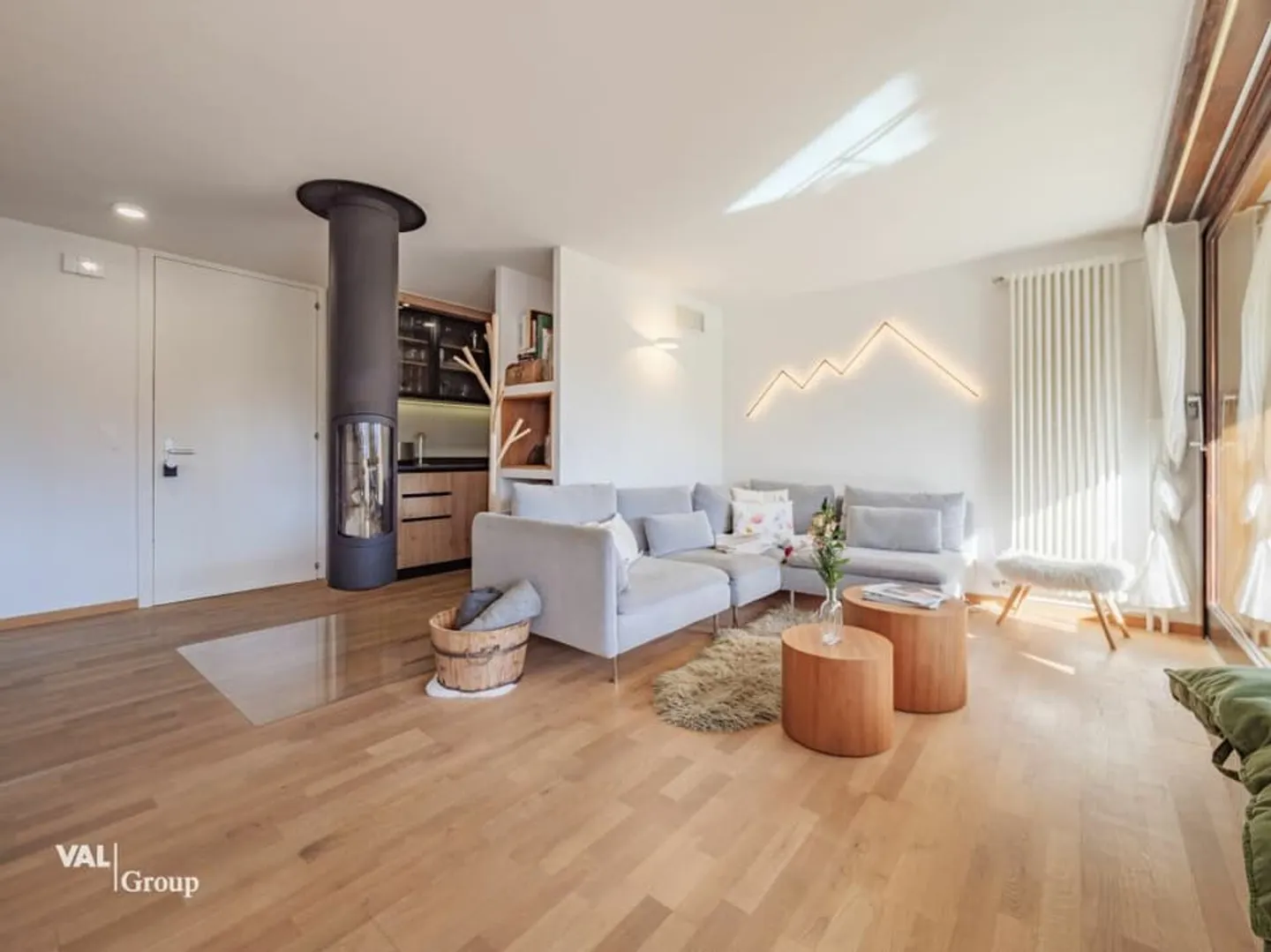 Stunning duplex in Crans-Montana - Photo 2 of 13