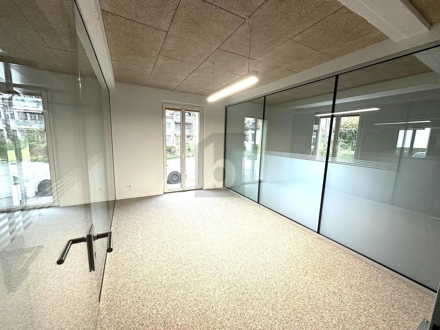 Office space for rent - Photo 4 of 6