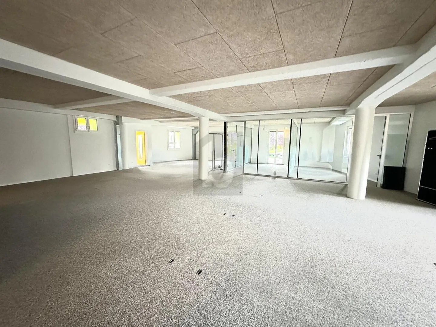 Office space for rent - Photo 2 of 6