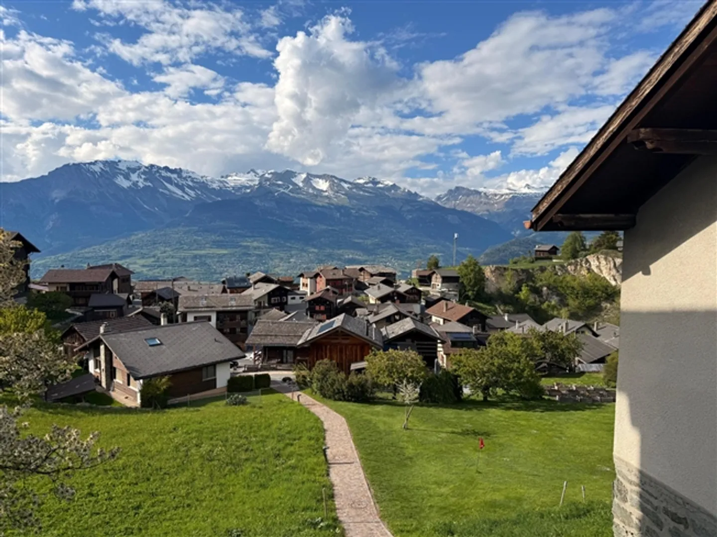 Nuovo progetto con permesso di costruzione? 3 appartamenti con 3,5 stanze a Nax - Foto 2 di 8