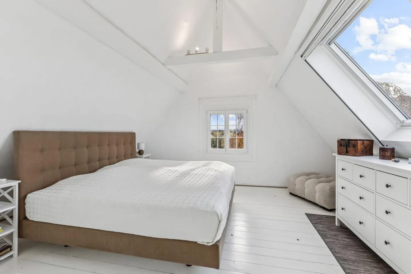 Exclusive property on the shores of Lake Neuchâtel! - Photo 4 of 13
