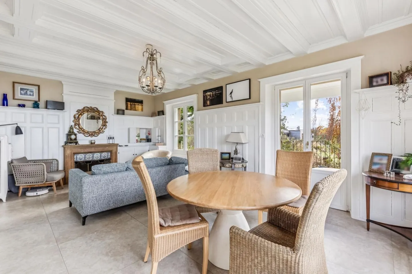 Exclusive property on the shores of Lake Neuchâtel! - Photo 9 of 13