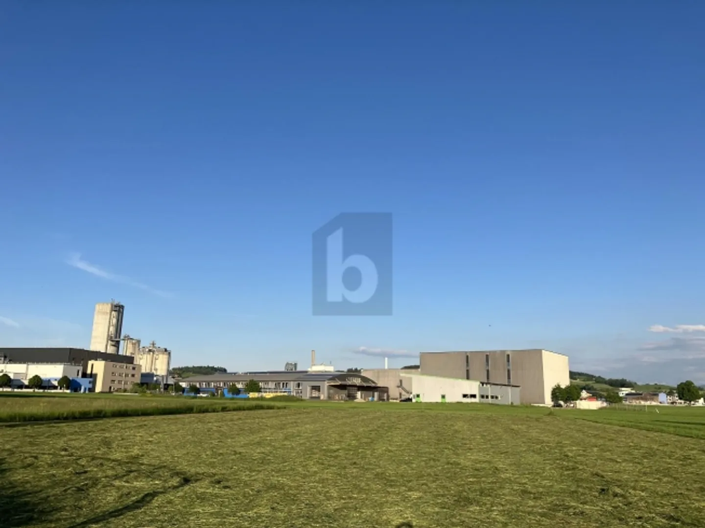 NEUBAU MIT PARKPLÄTZEN NATURNAH GELEGEN - Foto 5 von 5