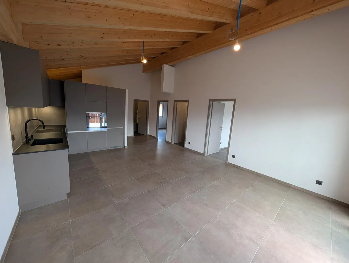 Penthouse 3.5 rooms - Photo 2 of 8