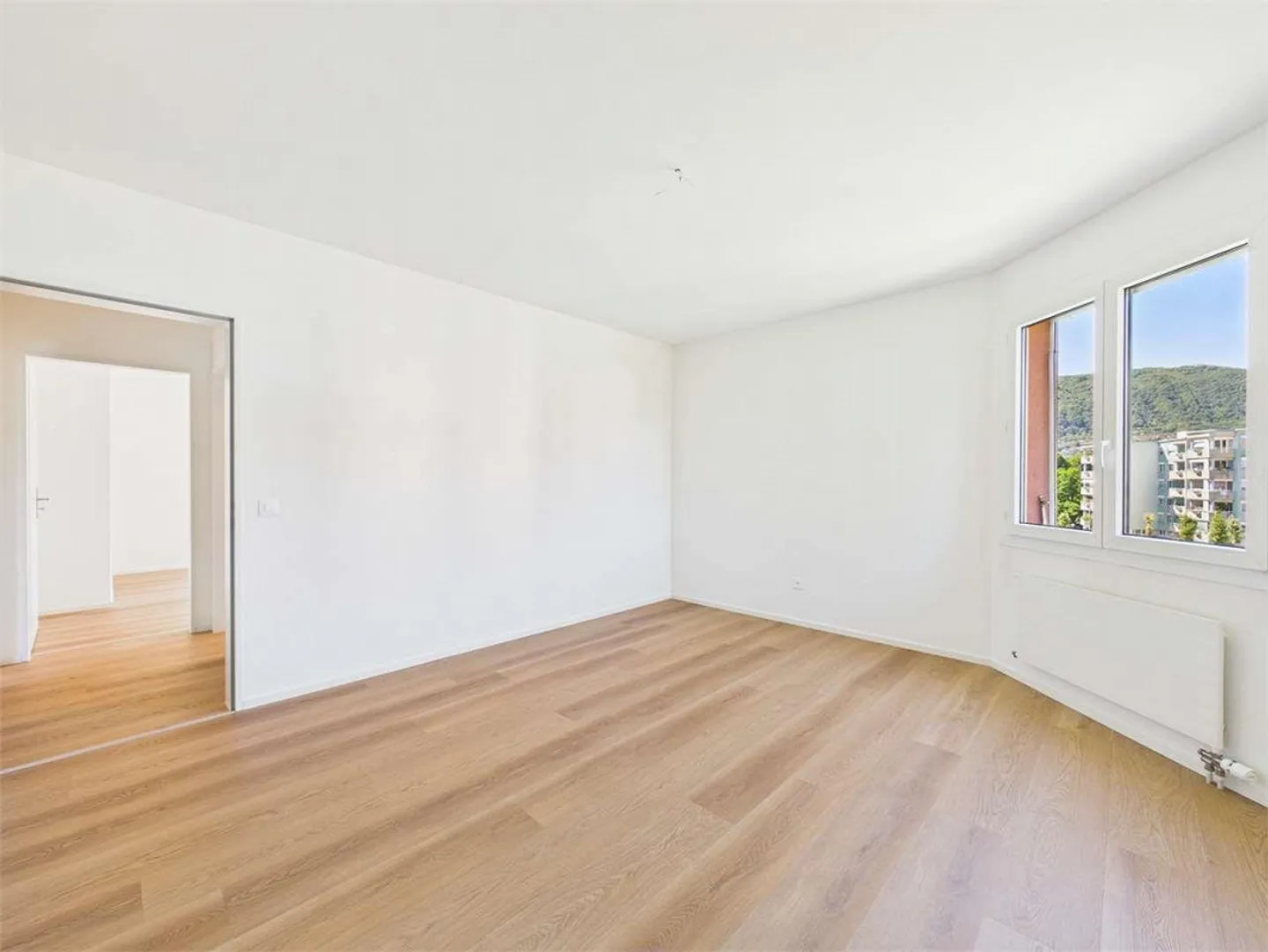 Zu vermieten 4.5 Zimmer komplett renoviert im vierten Stock - Foto 4 von 8