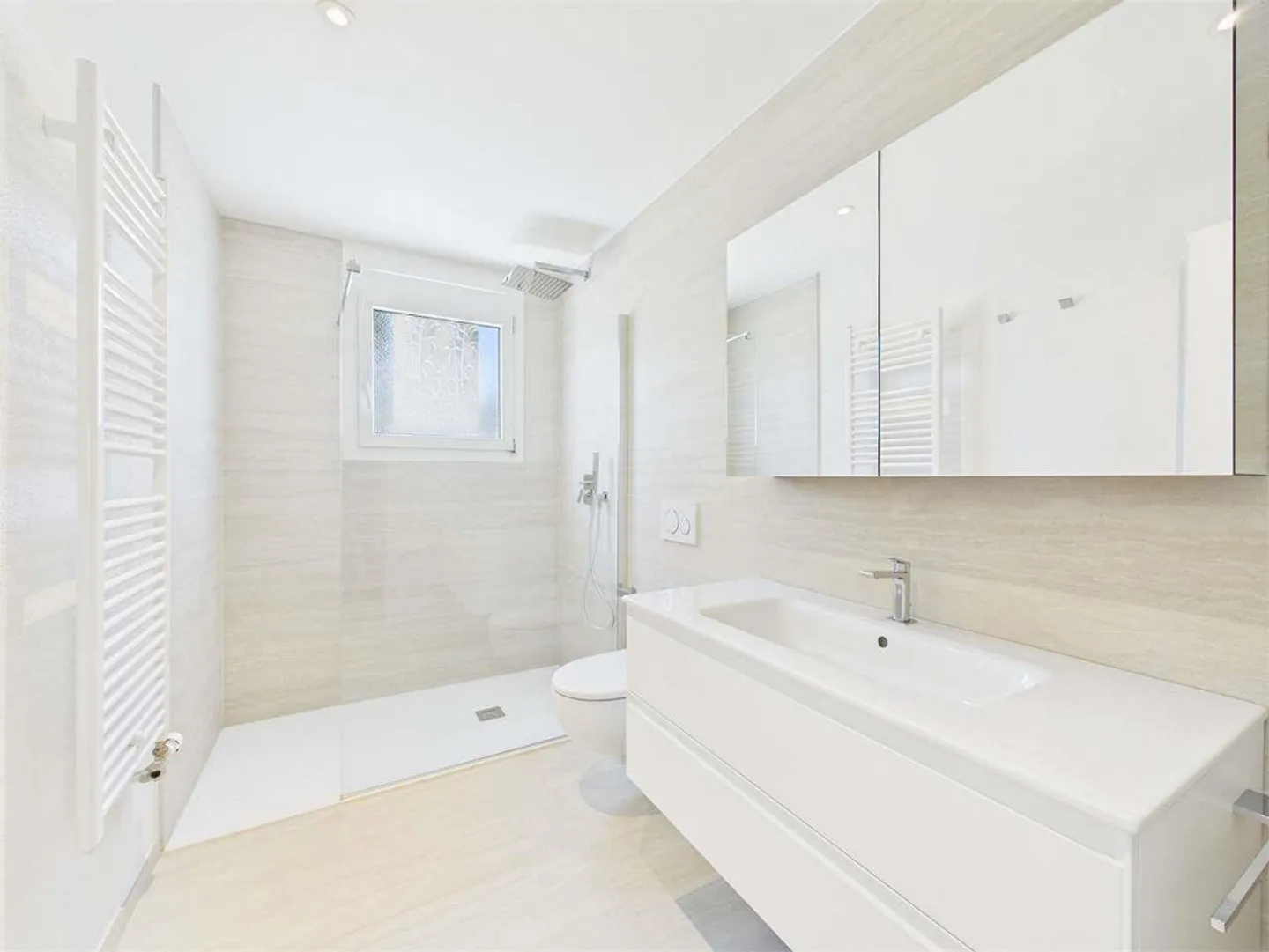 Zu vermieten 4.5 Zimmer komplett renoviert im vierten Stock - Foto 5 von 8
