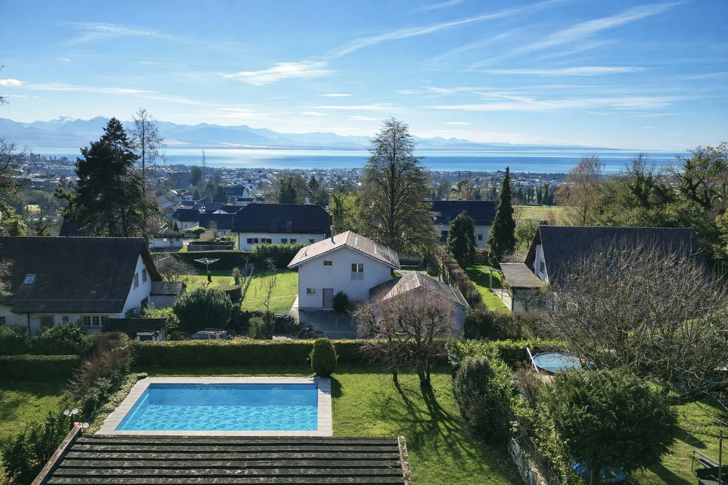 A villa to renovate in a green oasis - Photo 3 of 13