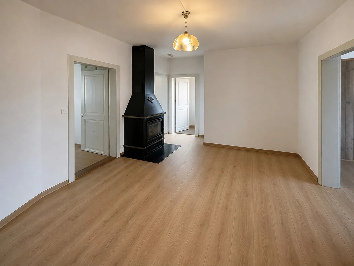 Charmant Appartement Rénové - Photo 2 sur 2