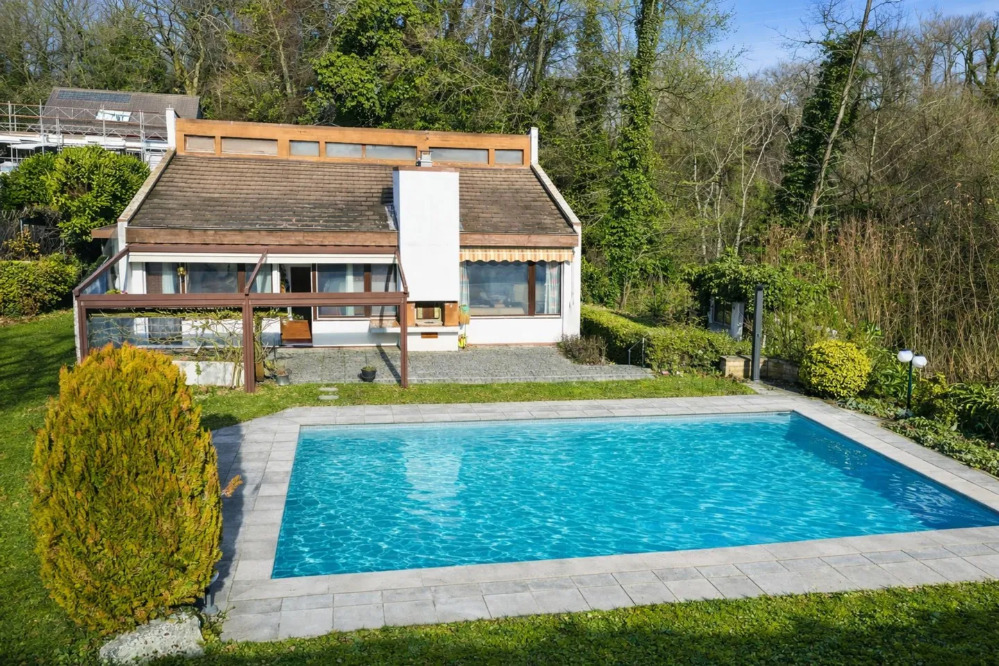 A villa to renovate in a green oasis - Photo 4 of 13